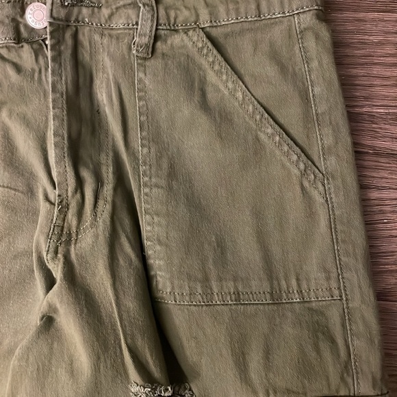 Refuge Cargo pants in a size large. - Picture 4 of 6